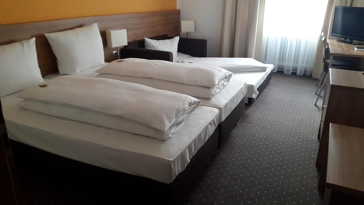 Hotel Relax Wachenroth ภายนอก รูปภาพ