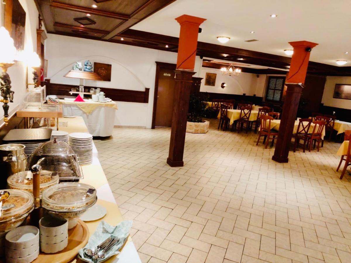 Hotel Relax Wachenroth ภายนอก รูปภาพ